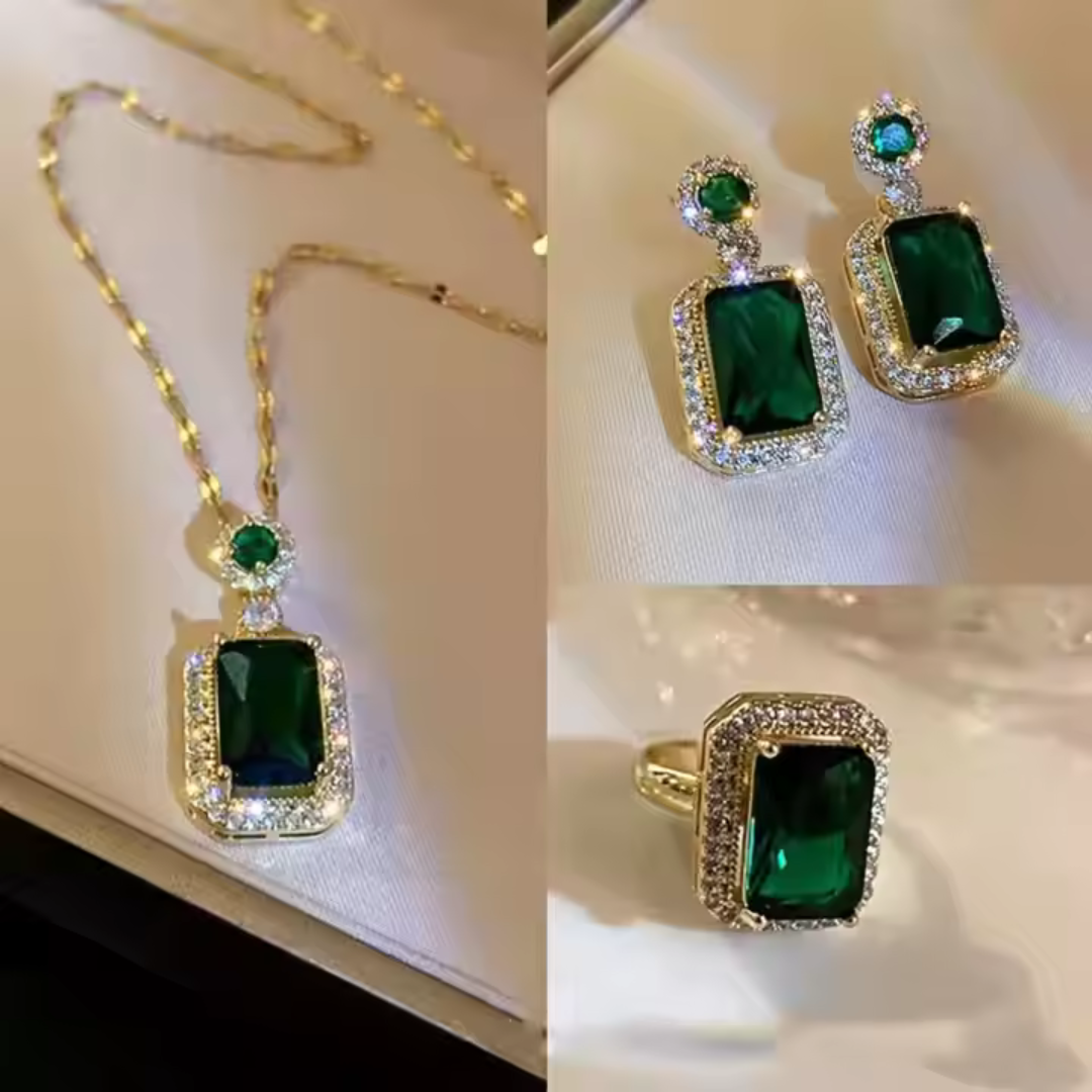 Vintage Emerald Green Jewelry Set - Necklace, Earrings & Ring